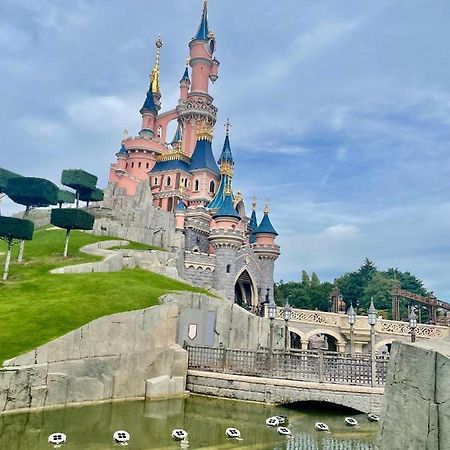 Apartamento 5 Min From Disneyland Cozy Retreat Montévrain Exterior foto