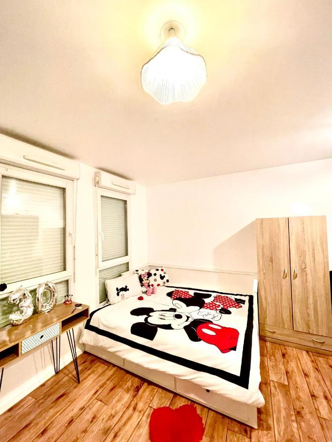 Apartamento 5 Min From Disneyland Cozy Retreat Montévrain Exterior foto